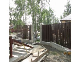 Деревянный забор в Щучине